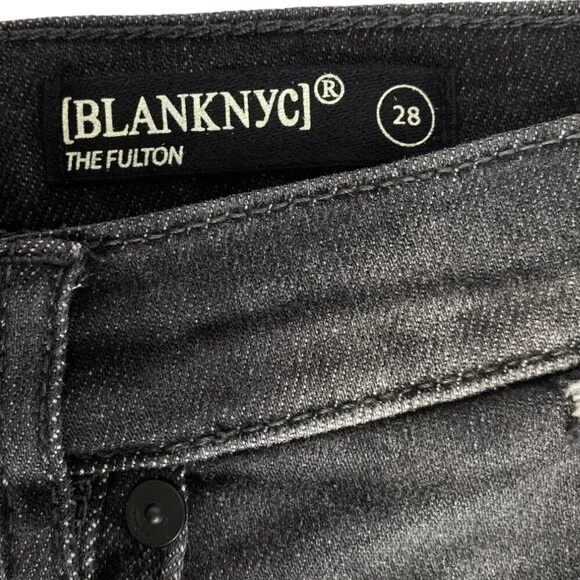 BlankNYC The Fulton Roll Up Shorts - Picture 4 of 13